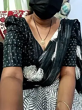 Tinarosy13  live sex cam