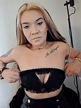 Yourdreamgirl_96  live sex cam