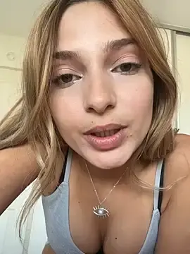 Paulinemims  live sex cam