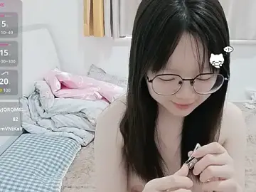 Weiwei4999  live sex cam