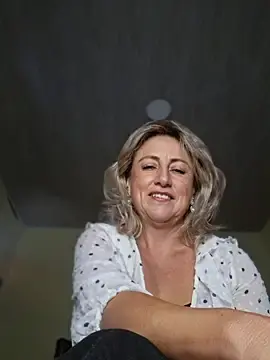 Almaluna7  live sex cam