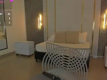 Riley_sierra  live sex cam