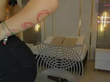 Riley_sierra  live sex cam
