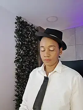 EbonyHorrny  live sex cam