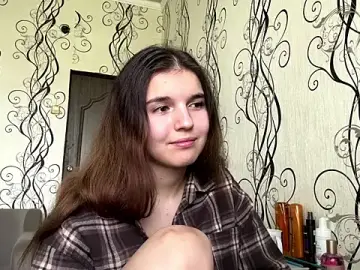 LynetteBeavis  live sex cam