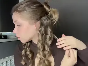 Blondesveg  live sex cam