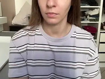 Petiteetoile  live sex cam