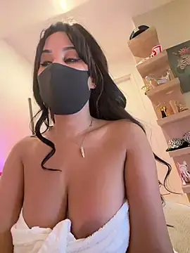 Queen-chamss  live sex cam