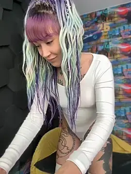 MoonAndDagger  live sex cam