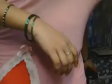 Wow-ruchi  live sex cam