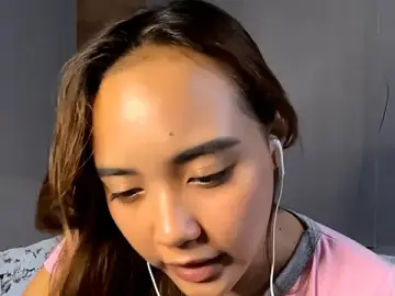 LelaHyske  live sex cam