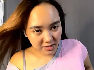 LelaHyske  live sex cam