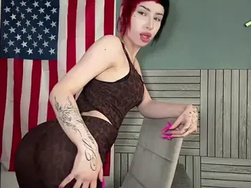 LouisiVuittoni  live sex cam