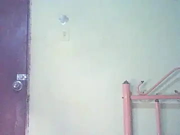Lucy_Whiteee  live sex cam