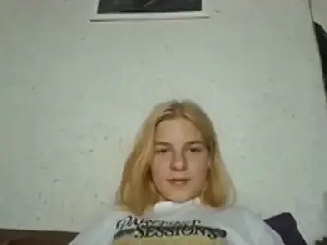Qwerty_h  live sex cam