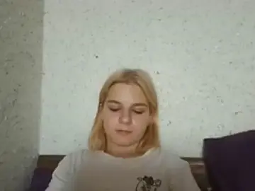 Qwerty_h  live sex cam