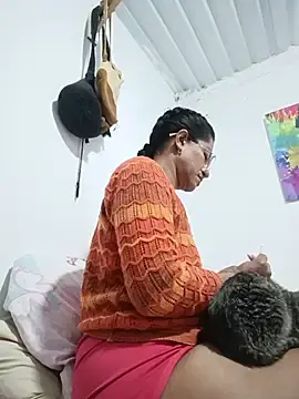 Bigassmommy_x  live sex cam