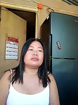Lovelywoman43  live sex cam