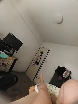 Hotbiabrazil  live sex cam