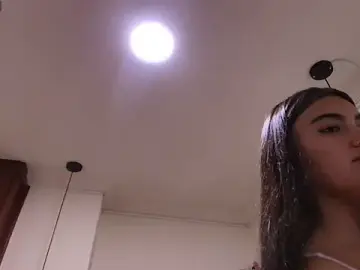 Frrreyaa  live sex cam