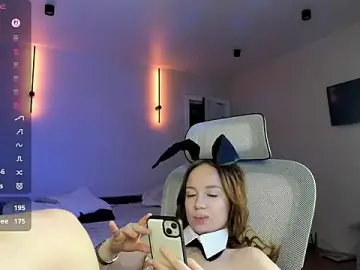 HannahBunny  live sex cam