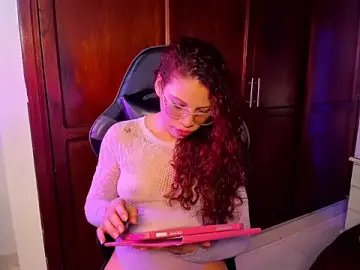 RED_VIOLETH  live sex cam