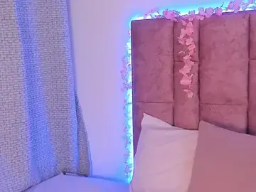 Miahkumar  live sex cam