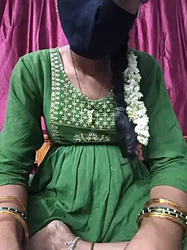 Reshma124  live sex cam