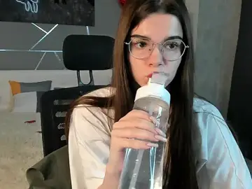 Miss__evelyne  live sex cam