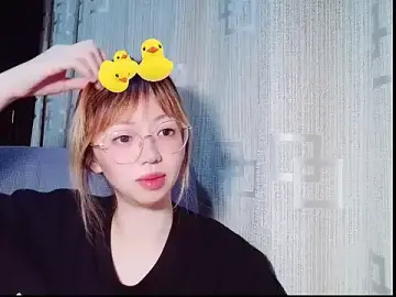 Guggling8866  live sex cam