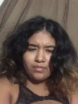 Leslie_rO  live sex cam