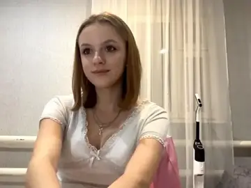 LorrianeKnighten  live sex cam