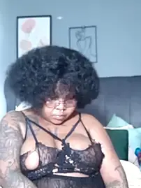 PearlSexxy69  live sex cam