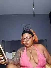 PearlSexxy69  live sex cam