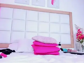 SelenaBloomm  live sex cam