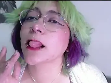 XxGreenGoodxX  live sex cam