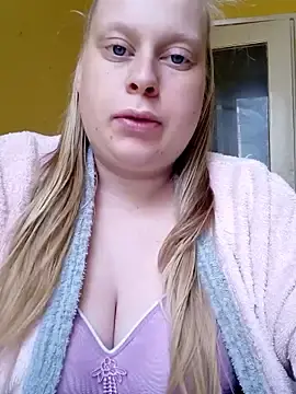 Trixye21  live sex cam