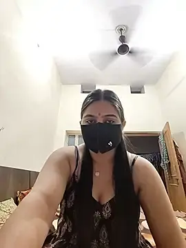 Ravinaa5  live sex cam