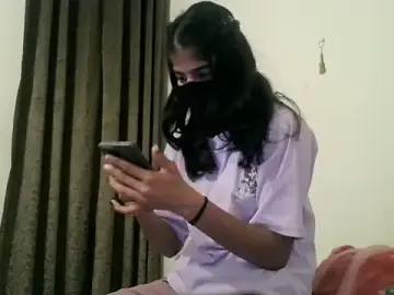 Aayusmatisharma  live sex cam