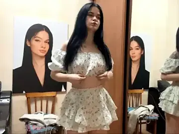 BellaLuxury  live sex cam