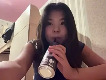 JohannaMickiewicz  live sex cam