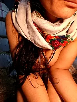 Melekyaraksever2545  live sex cam