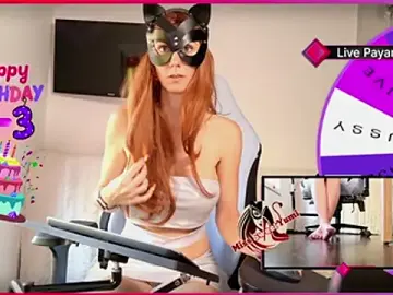 MissSweetYumi  live sex cam