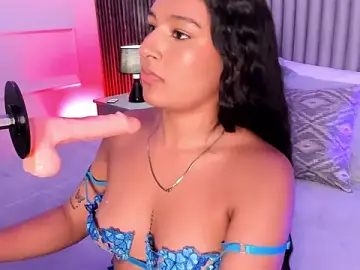 Rosaliesaint  live sex cam
