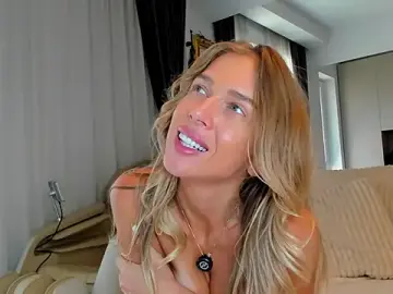 Saradiamond1  live sex cam