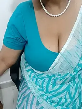 Tamil_aishu09  live sex cam