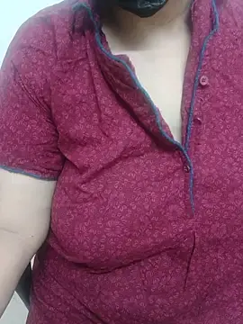 Tamil_aishu09  live sex cam