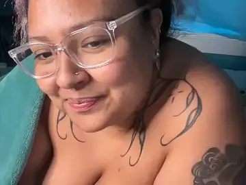 Chilepinaaa  live sex cam