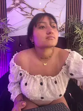 TREINY_EC  live sex cam