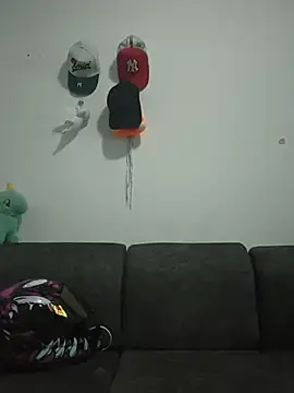 Romina23  live sex cam